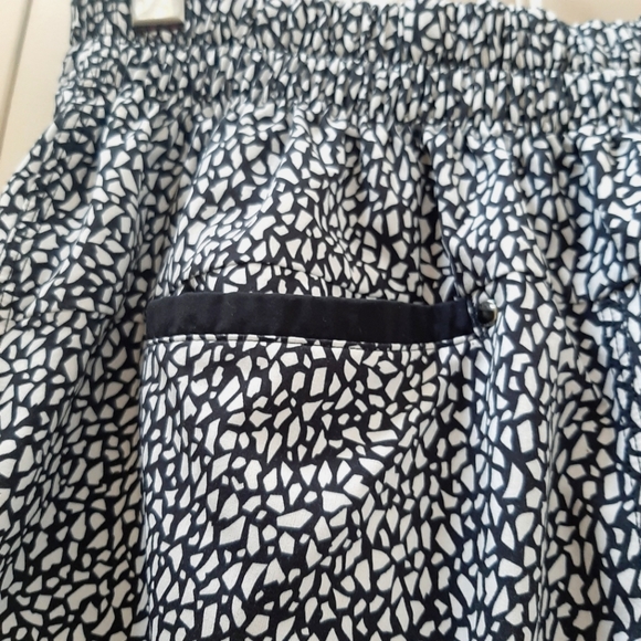 Lululemon Spring Break Away Short - Picture 5 of 6